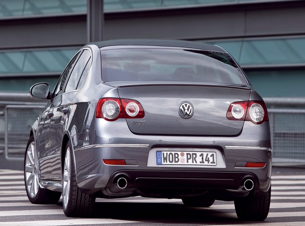 VOLKSWAGEN PASSAT R36