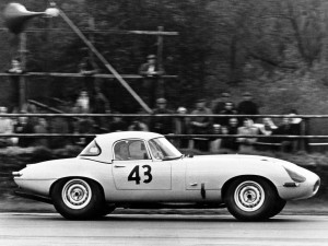 Jaguar_1963-Silverstone-Lightweight-E-type 03