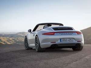 Porsche-911-GTS-02