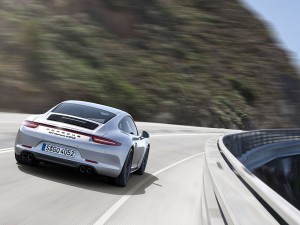Porsche-911-GTS-10