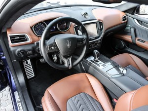 Maserati-Ghibli-Ermenegildo-Zegna_interiors-(4)
