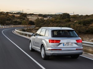 Audi-Q7-e-tron-quattro_10