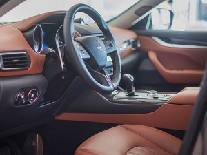 Maserati-Levante---interior