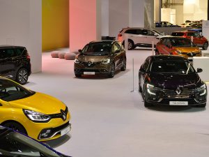 Renault presenta el nuevo Koleos y Captur en el Automobile de Barcelona