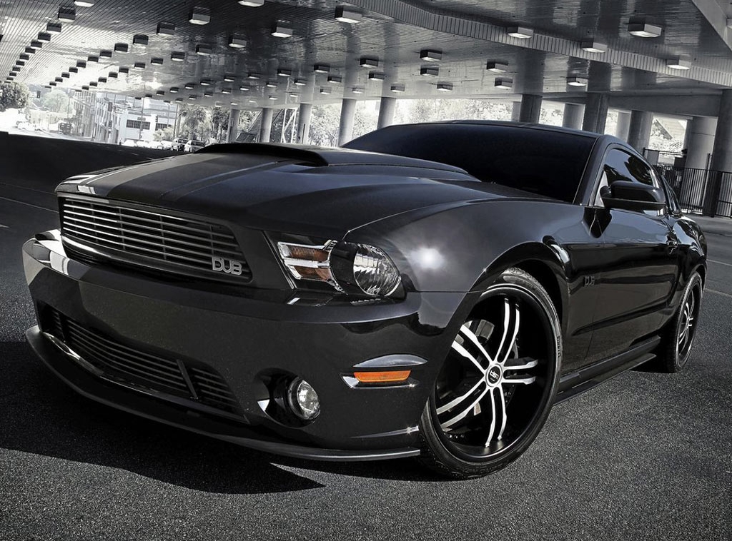 FORD MUSTANG DUB EDITION