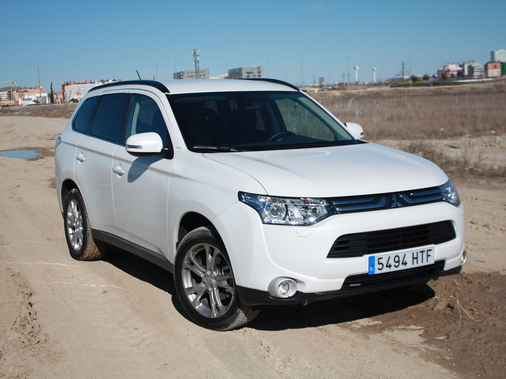 MITSUBISHI OUTLANDER 220 DI