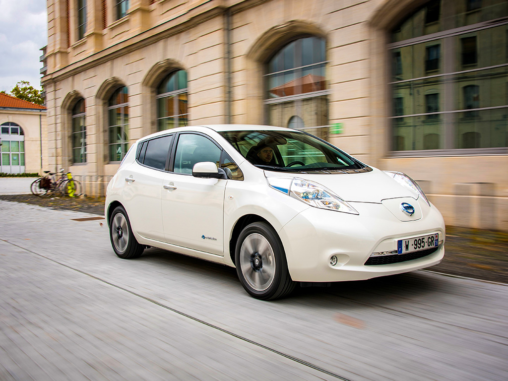 Nissan LEAF líder en junio entre los eléctricos