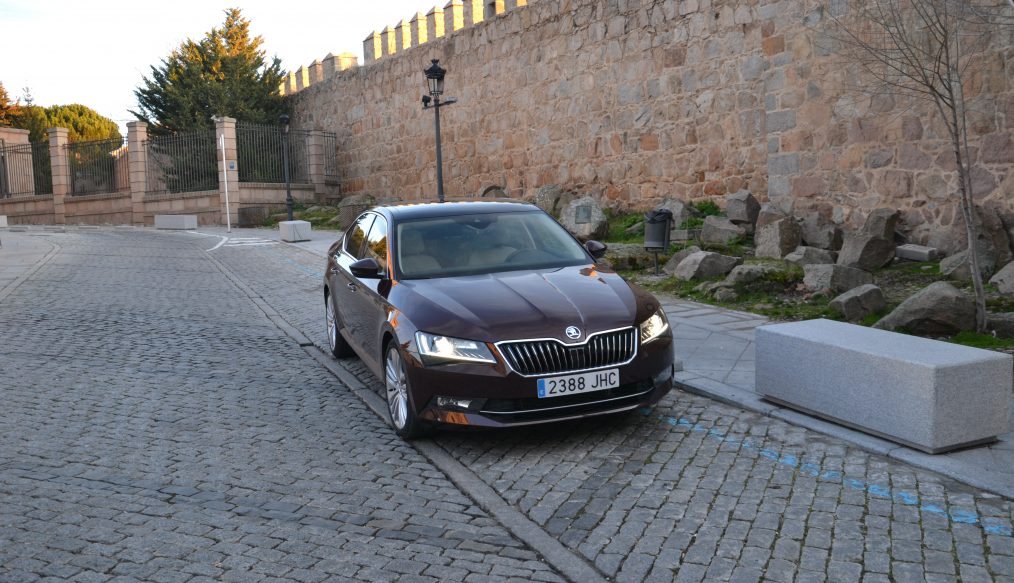 SKODA SUPERB