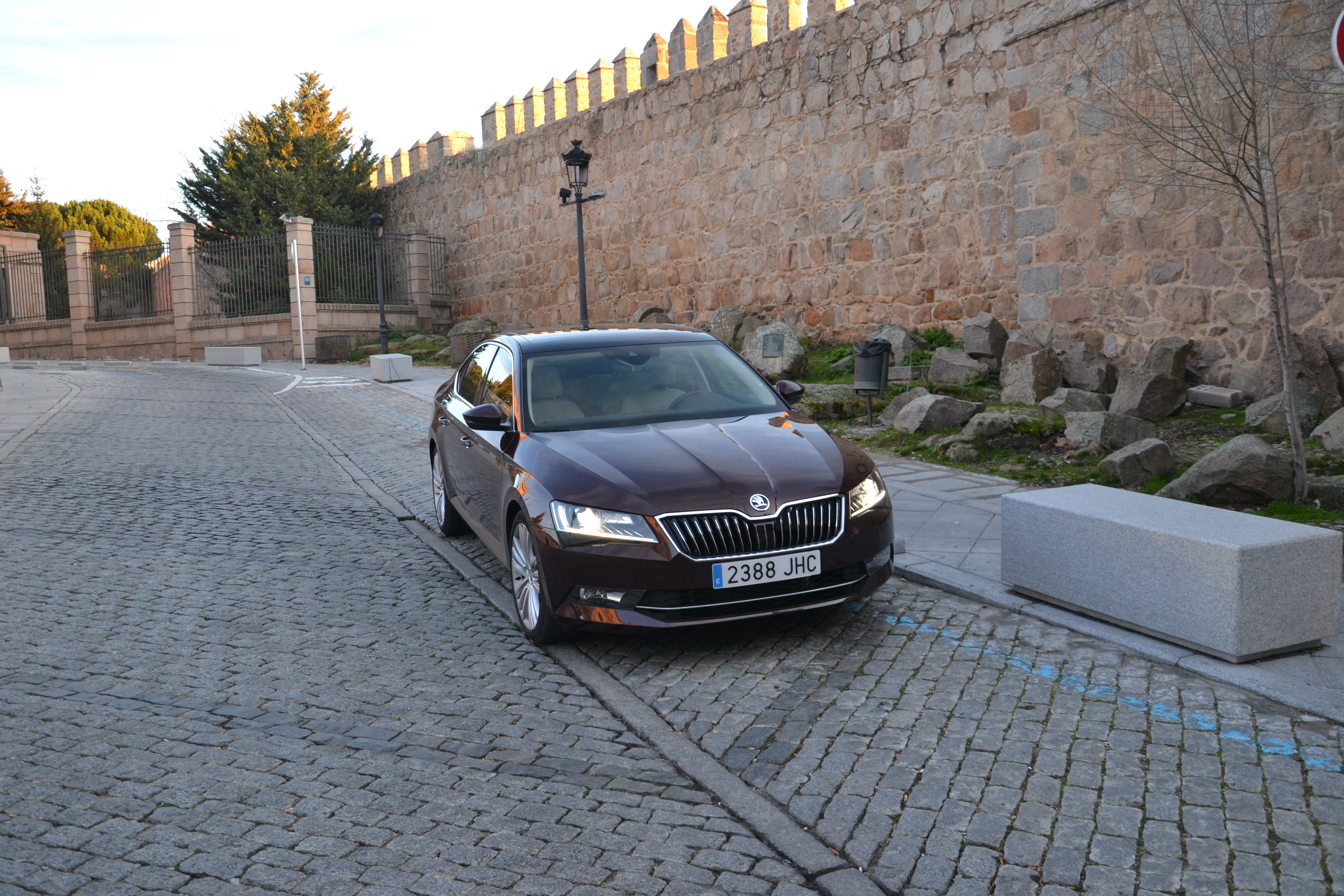 SKODA SUPERB