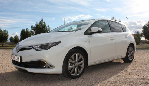 TOYOTA AURIS HYBRID