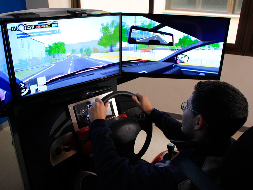 ARVAL instala un simulador de conducción en la Feria del Libro de Madrid
