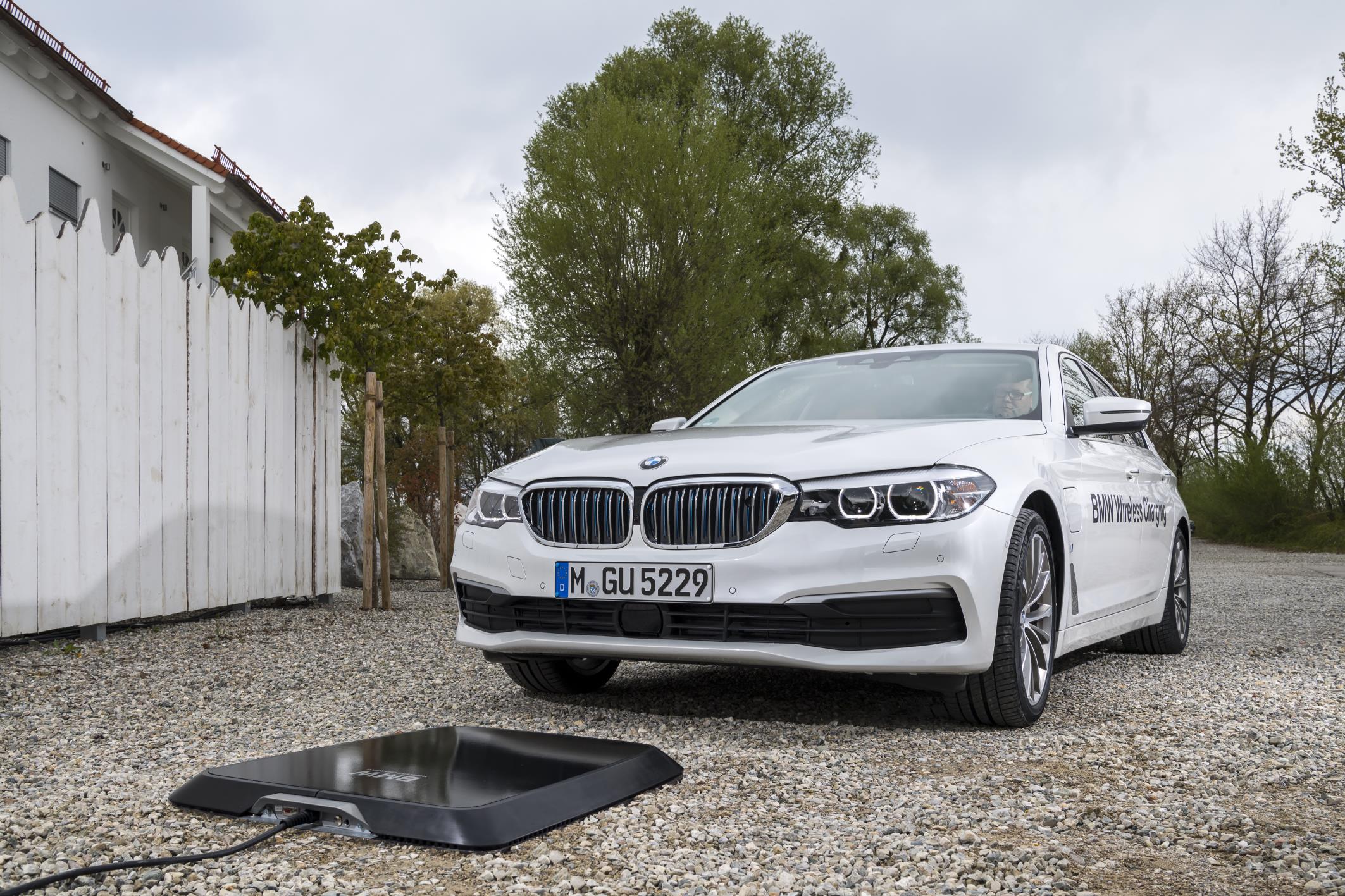 BMW propone soluciones de carga innovadoras