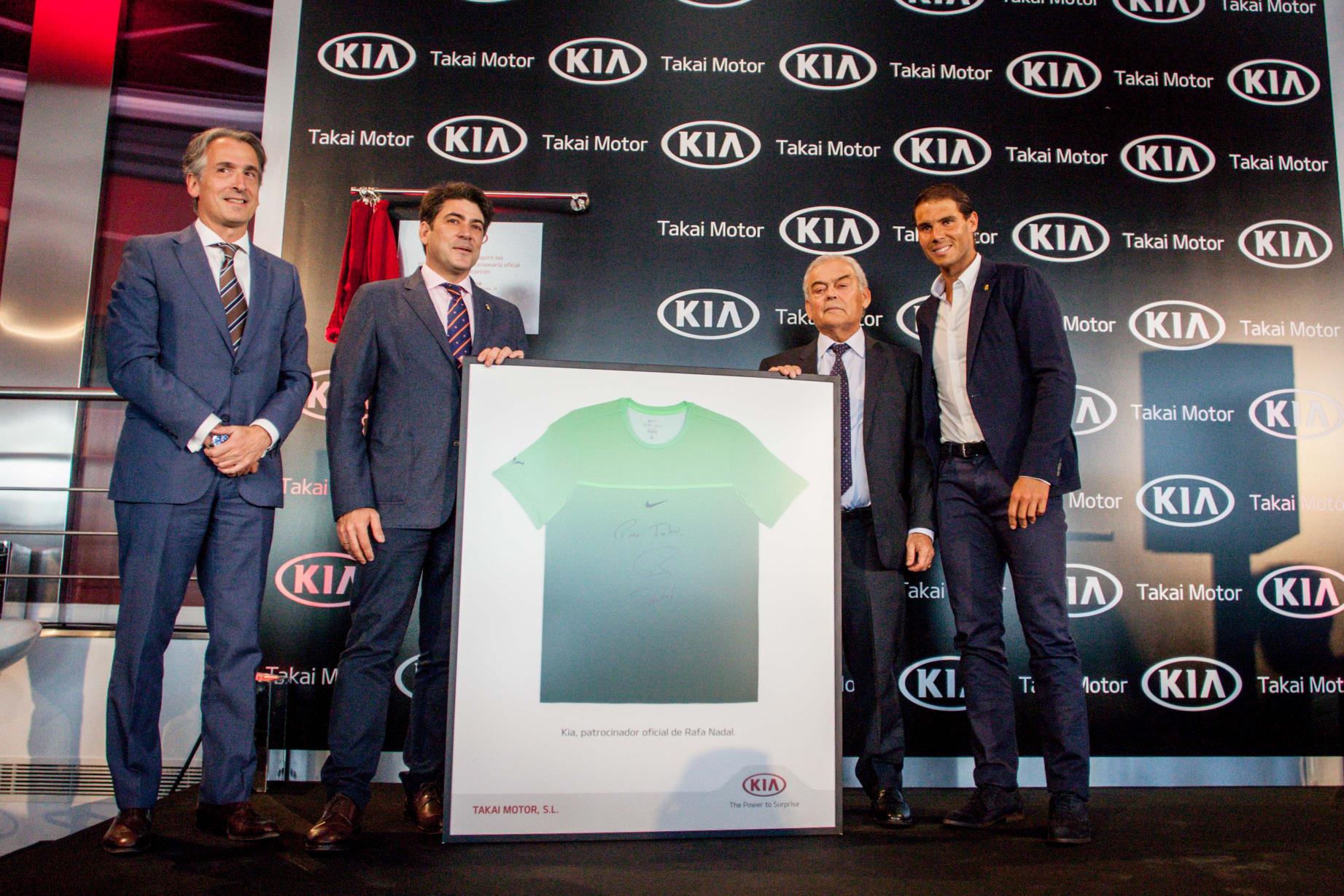 Rafa Nadal inaugura el mayor concesionario de KIA en Europa