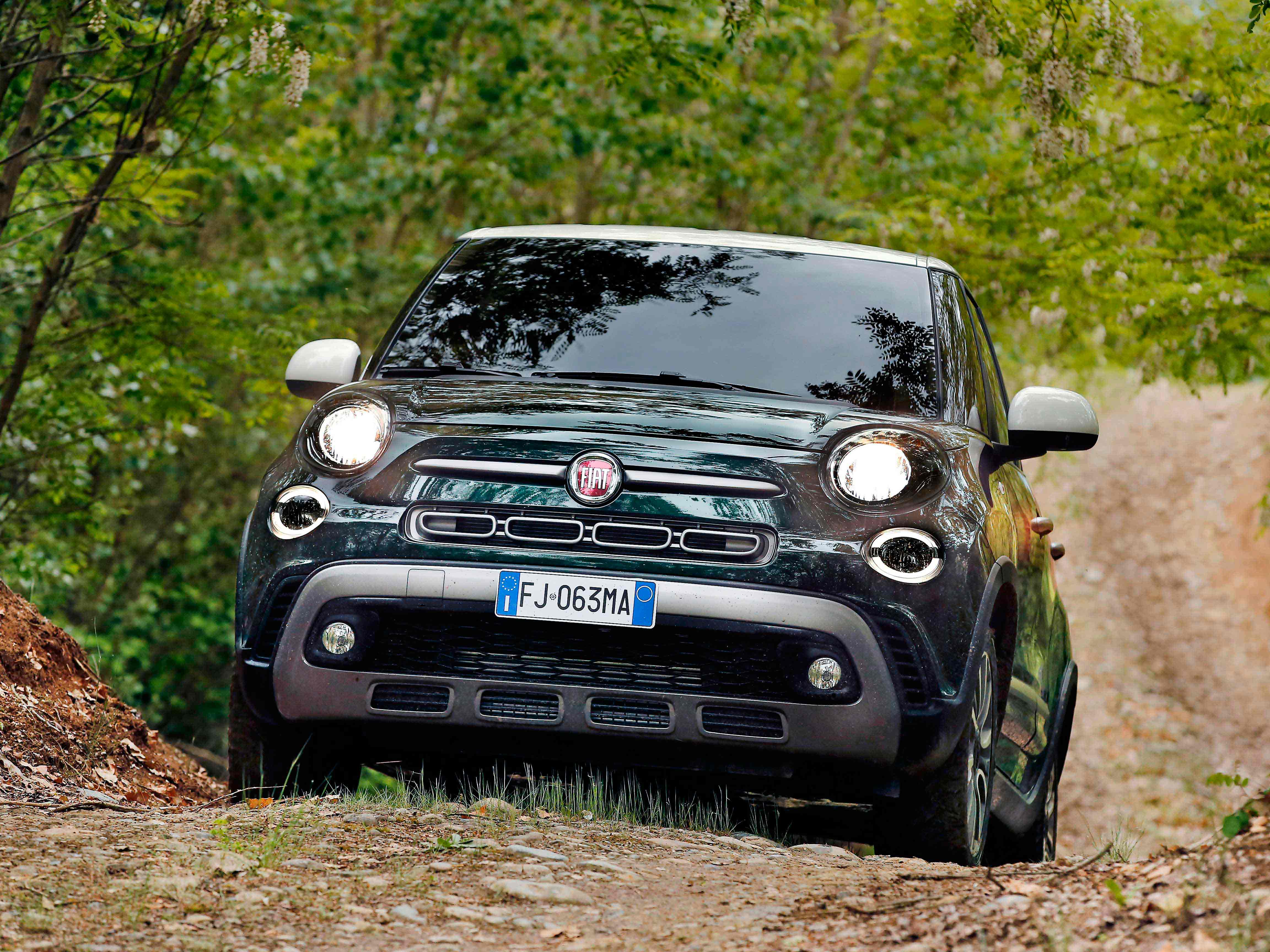 El FIAT 500L se actualiza en todos los sentidos