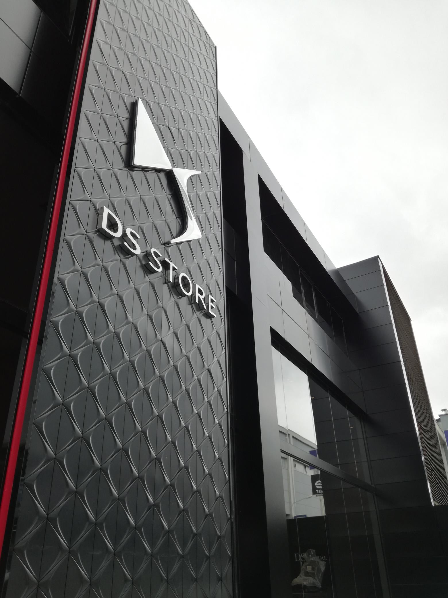 DS Automobiles lleva su DS Store a Barcelona