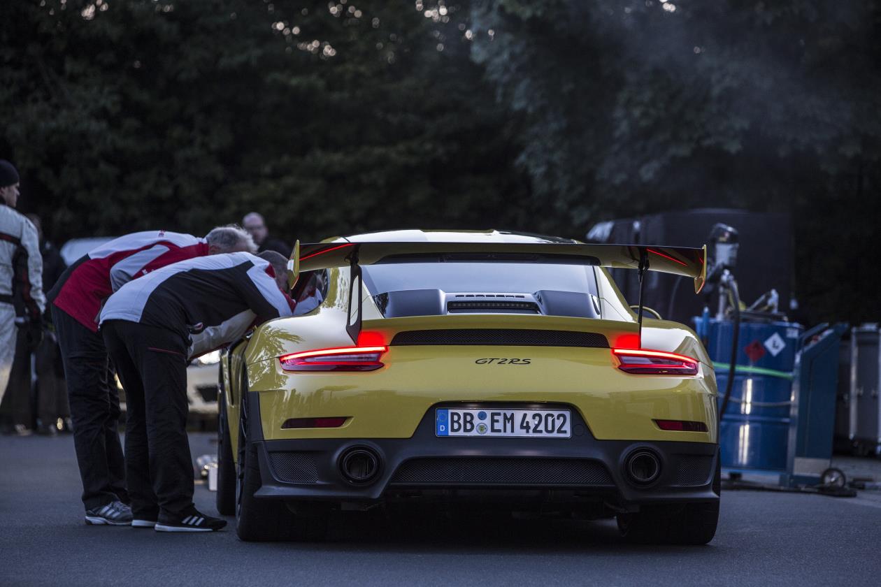 Porsche 911 GT2 RS, el más rápido de todos