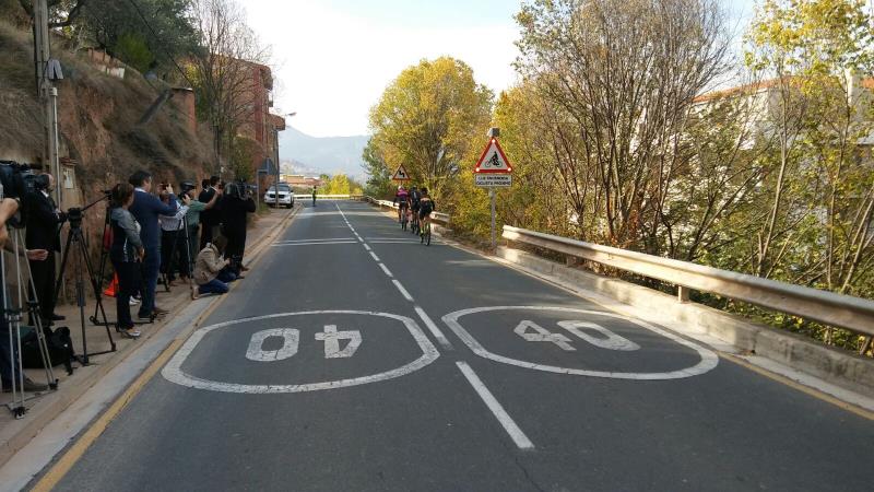 La DGT instala 16 equipos de señalización dinámica de ciclistas