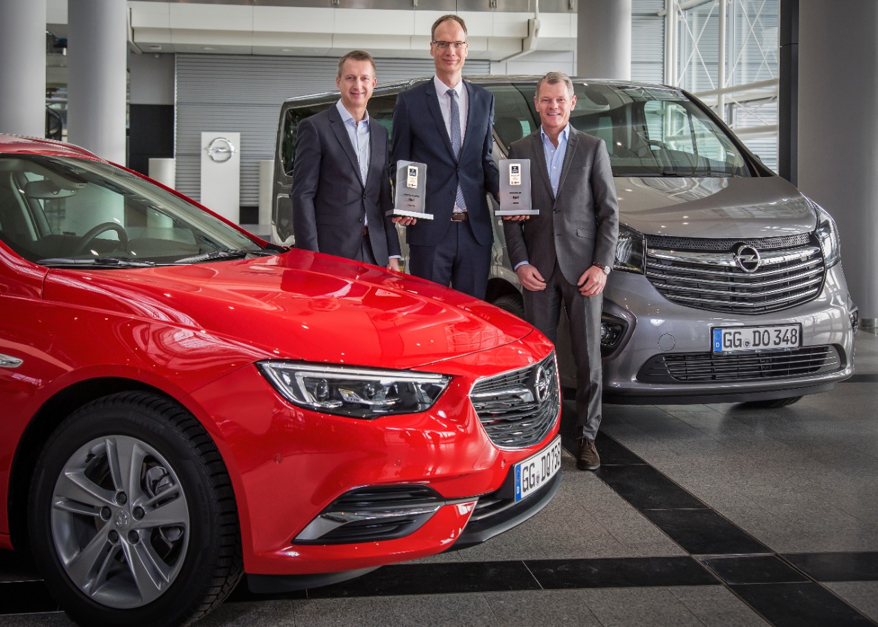 Opel Insignia y el Opel Vivaro Life son "reyes de la digitalización"