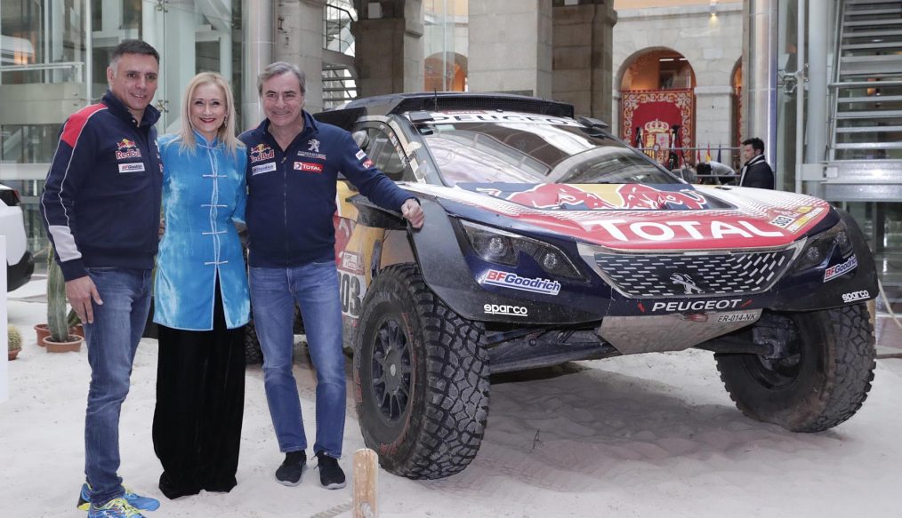 La CAM homenajea a Carlos Sainz y Lucas Cruz
