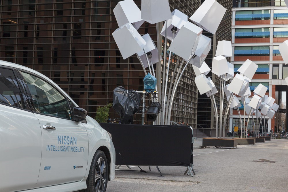 El Nissan LEAF ilumina el Llum Bcn