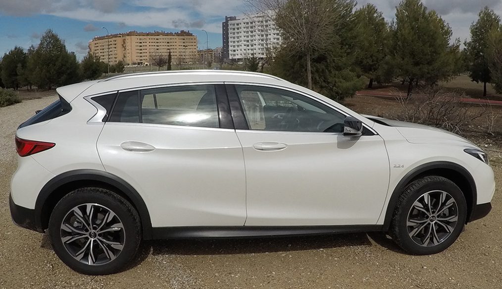 Infiniti QX30, crossover de altura