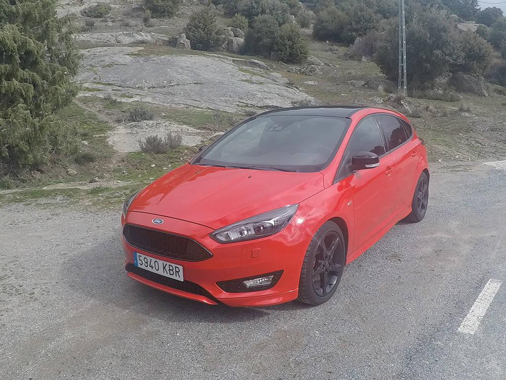 Ford Focus ST Line Red&Black Edition
