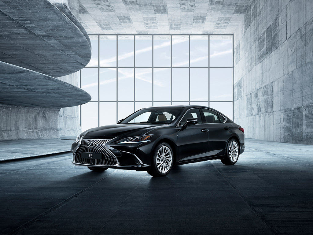 Lexus ES 300h, berlina premium