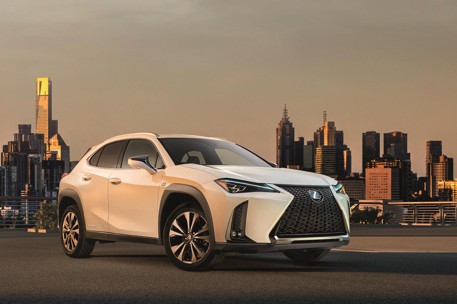 Lexus UX 250h, primer híbrido del segmento SUV premium