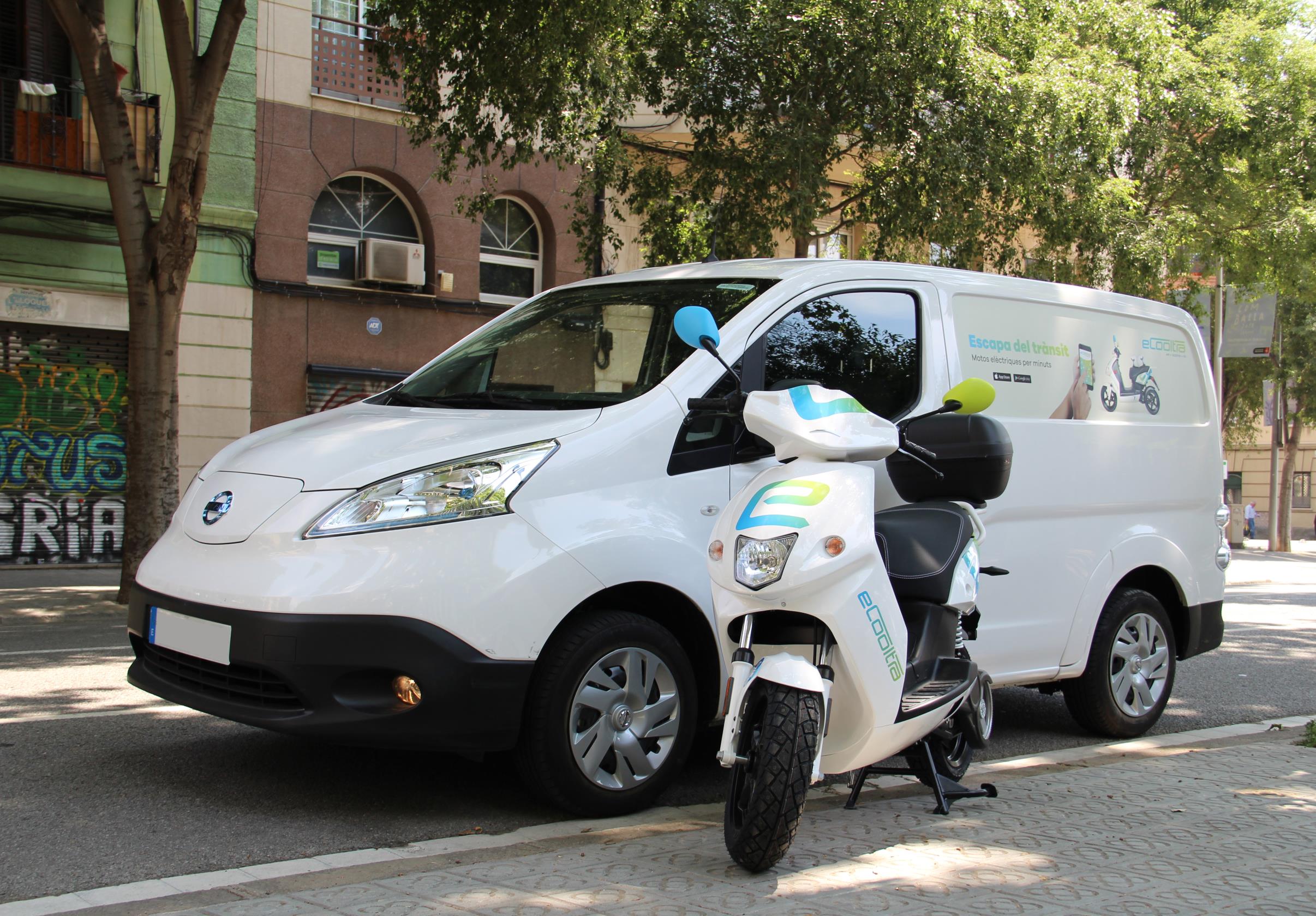 eCooltra, acaba de adquirir 15 nuevas furgonetas Nissan e-NV200