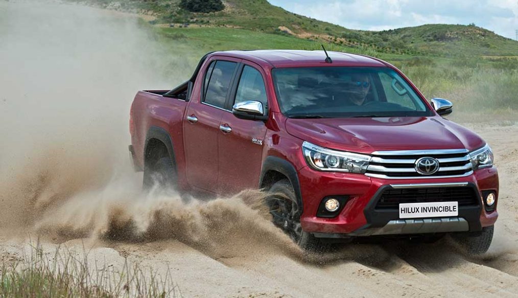 Toyota Hilux Invincible, el + irreverente