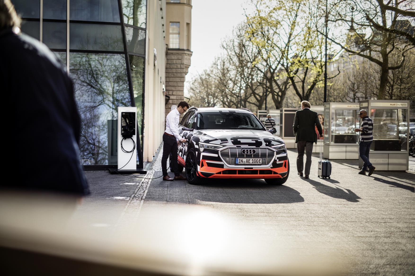 AUDI conecta el coche eléctrico con tu casa