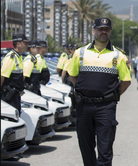 Toyota ha entregado esta mañana 100 unidades del Toyota Prius+ a la Guardia Urbana de Barcelona
