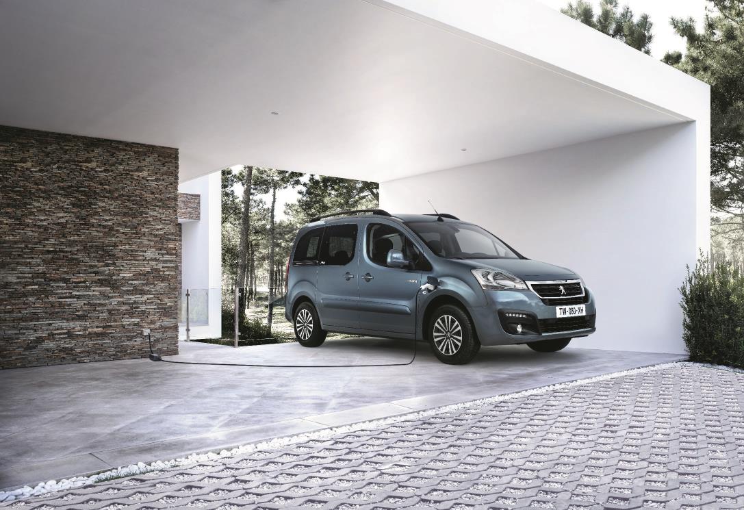Peugeot única marca con 5 tipos de vehículos eléctricos