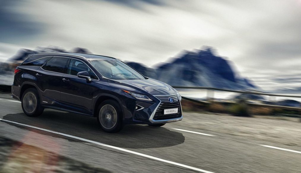 Lexus RX 450h vehículo oficial en la XXXV Cena de Gala de AECC