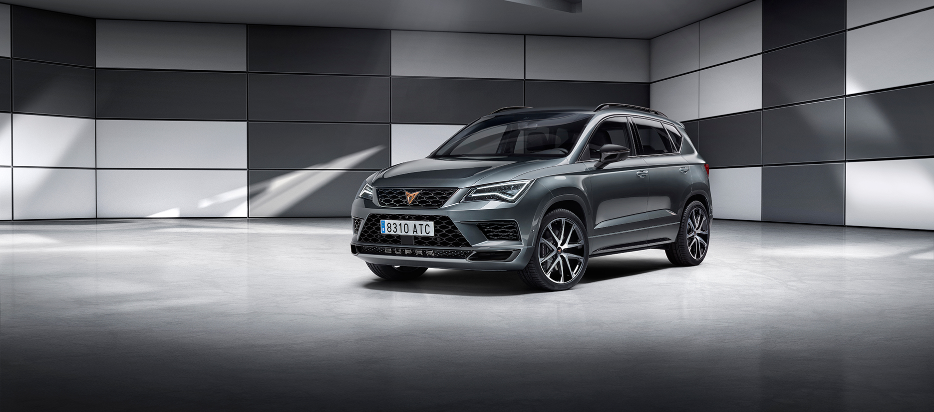 SEAT amplía la gama Ateca con el acabado FR Special Edition, una versión  que destaca por su equipamiento y por su precio