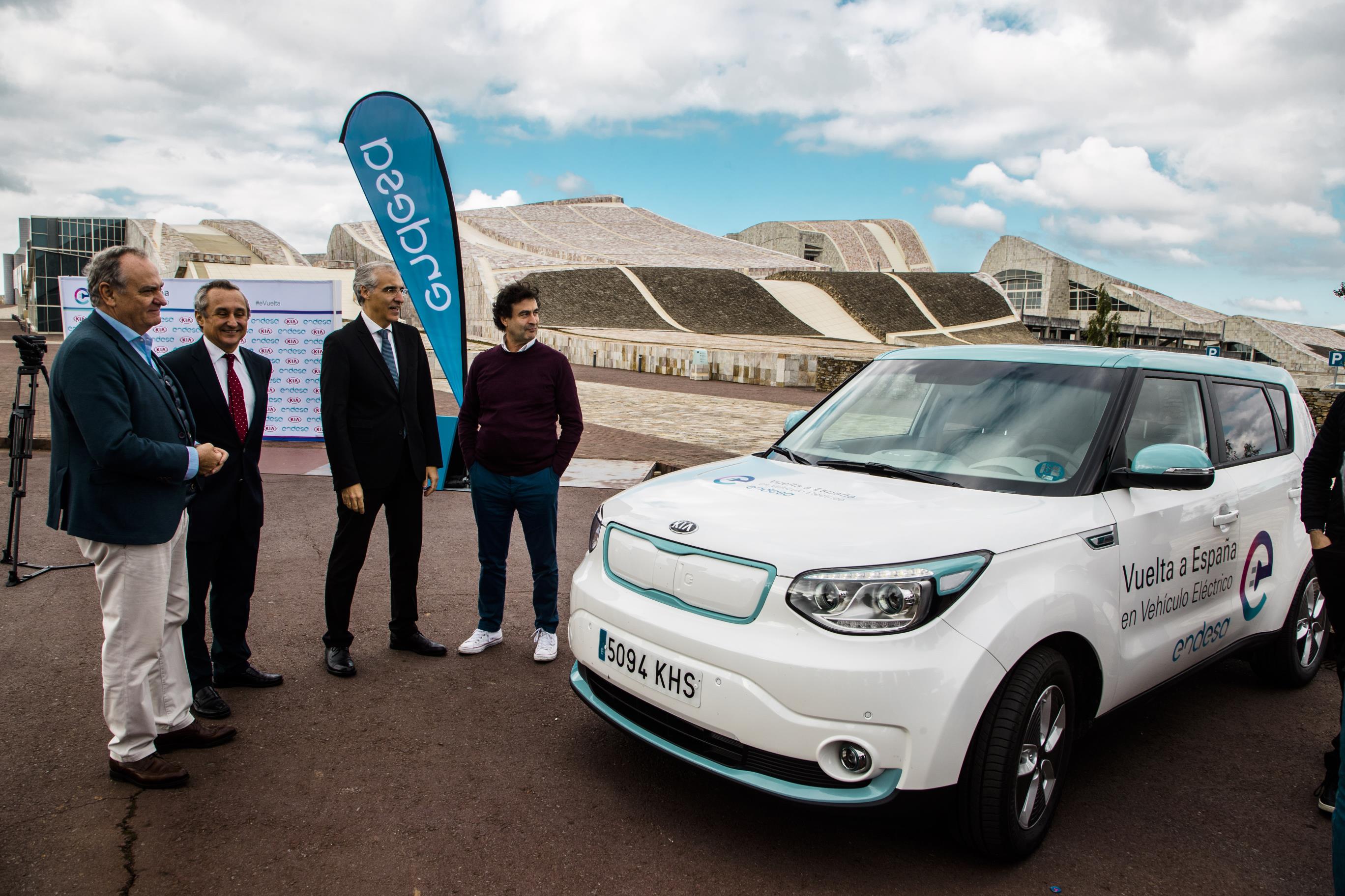 Ayer arrancó la II Edición de la Vuelta a España en vehículo eléctrico