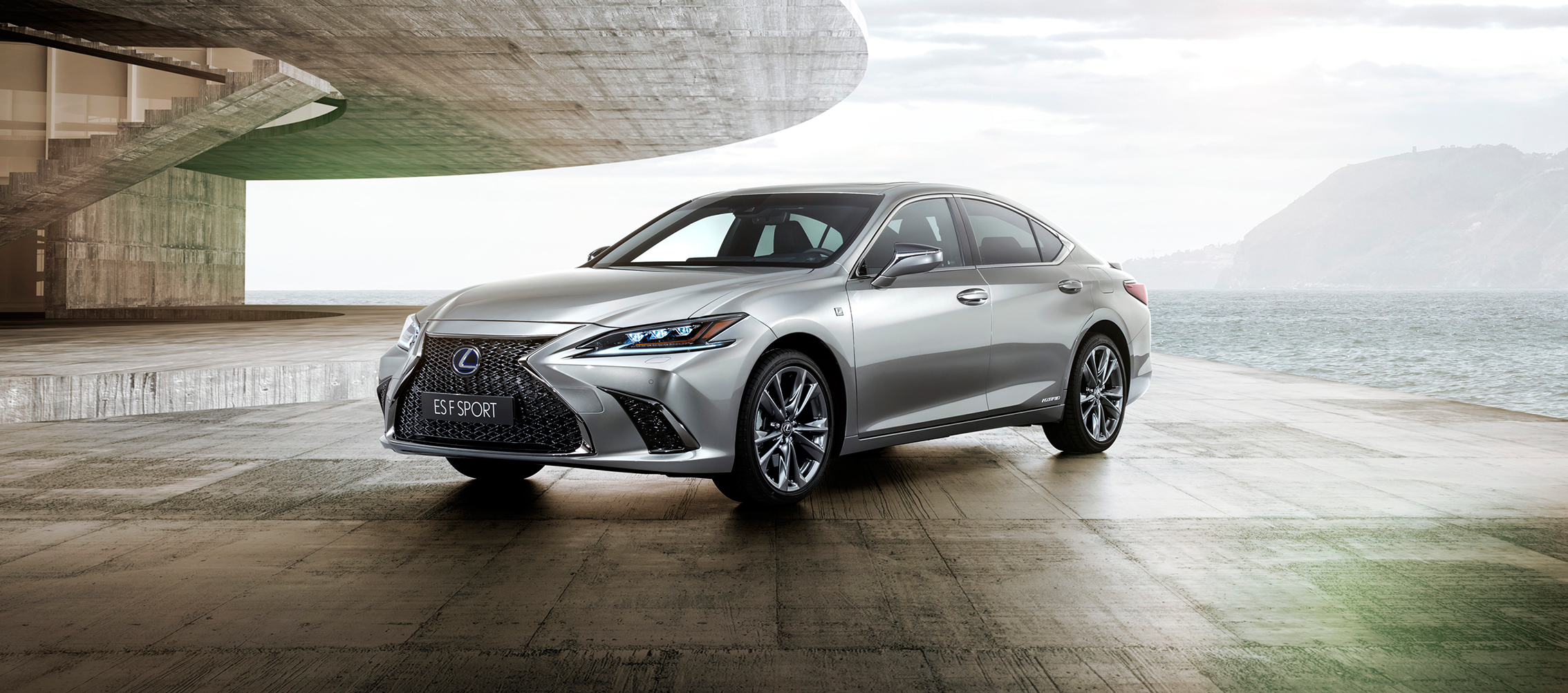 Lexus ES300h ya está en los Concesionarios