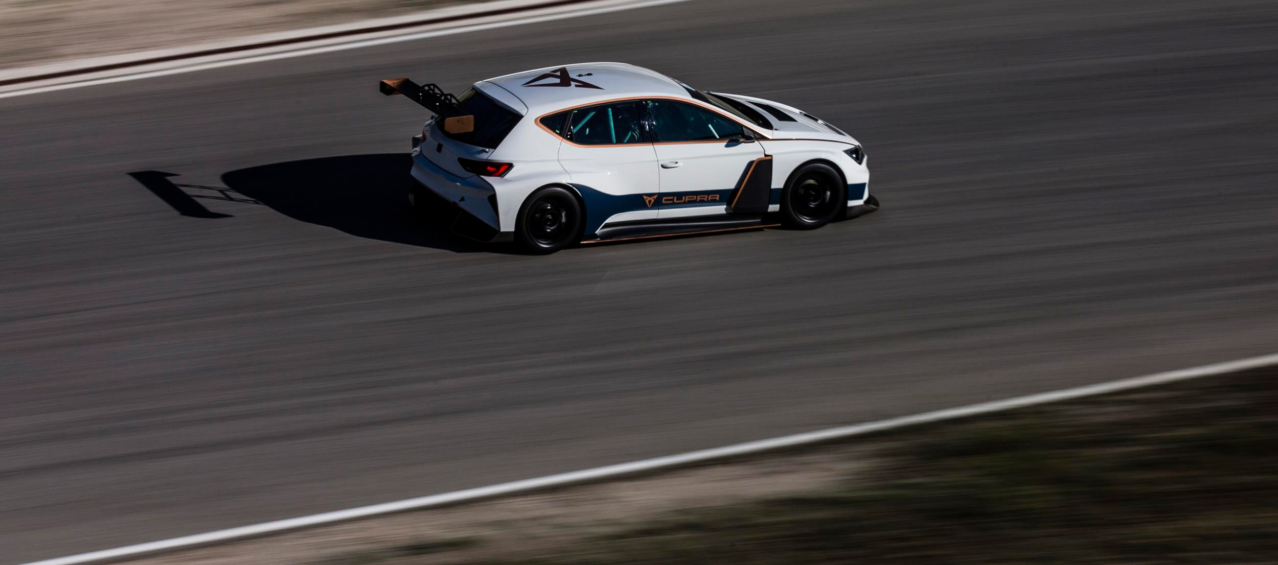 CUPRA e-Racer galardonado en los German Design Awards