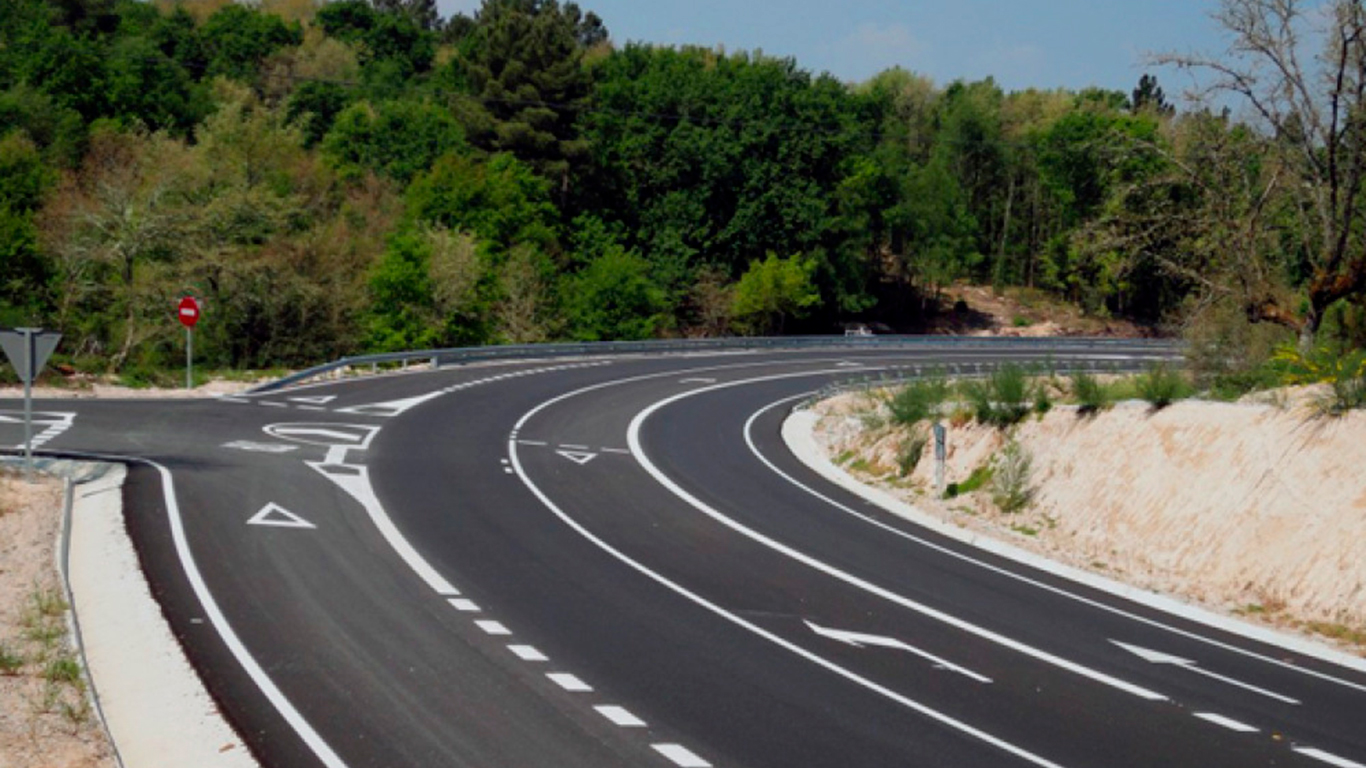 Las carreteras convencionales se llevan más de mil vidas al año