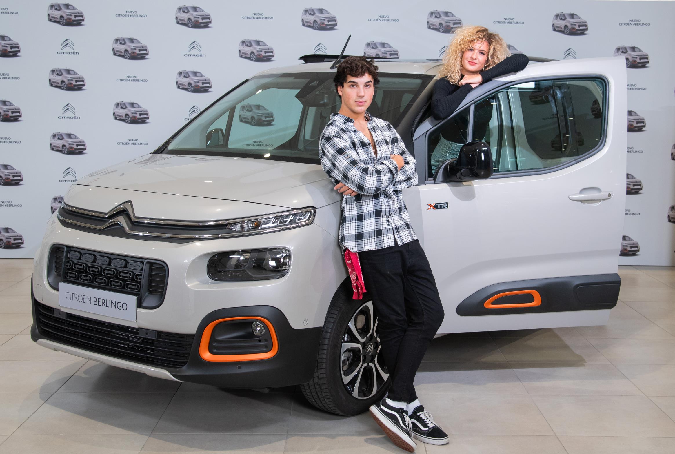 Óscar y Sheila Casas con el Nuevo Citroën Berlingo