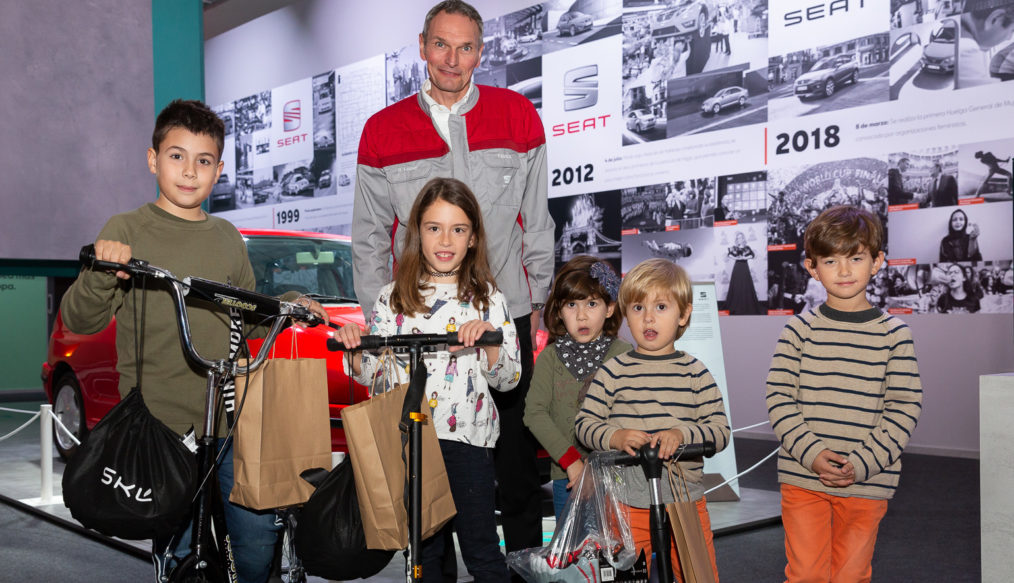 Más de 3.500 niños de SEAT dicen FELIZ NAVIDAD