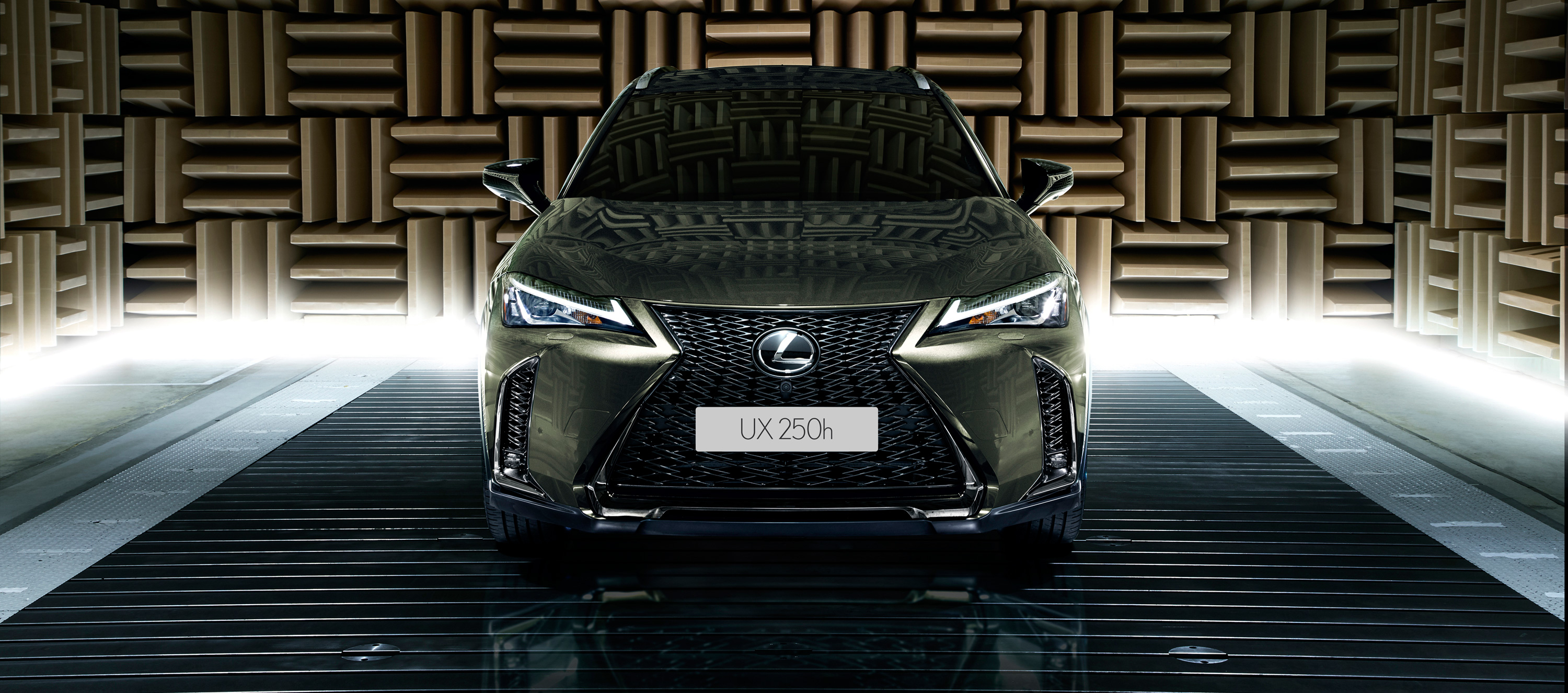 Lexus UX 250h híbrido, innovación por todas partes