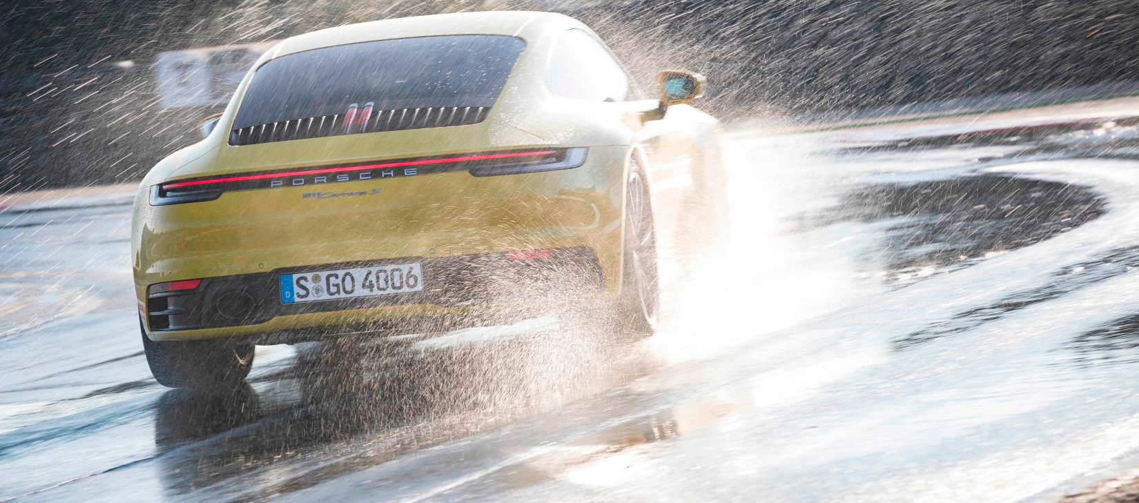 Modo Porsche Wet o cómo mejorar la conducción en agua
