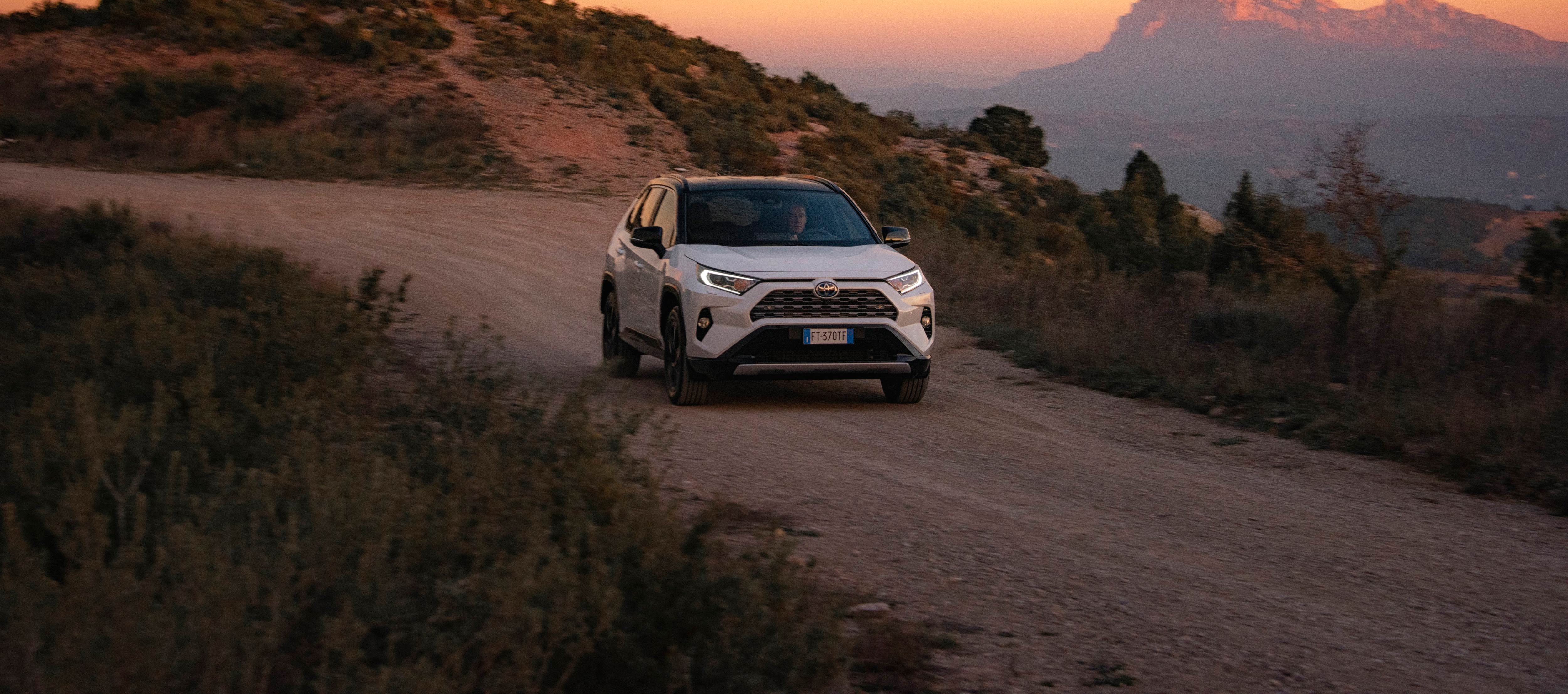 El nuevo Toyota RAV4 Hybrid incorpora el sistema de aviso acústico AVAS