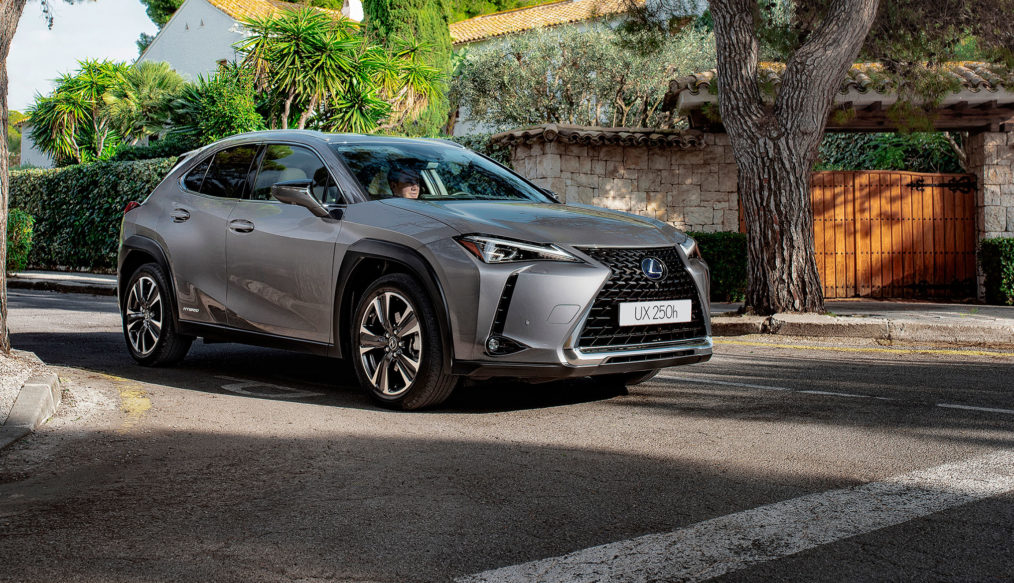 Lexus UX 250h ya a la venta en los concesionarios