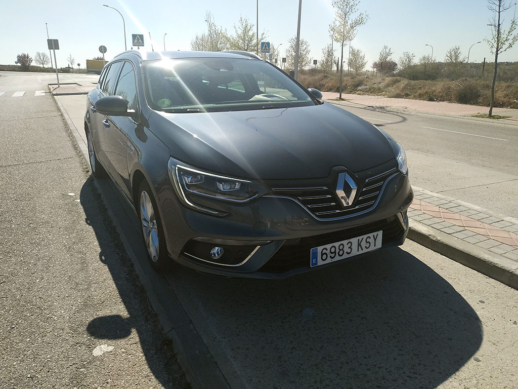 Visitamos la redacción de estomesuena con el Megane Sports Tourer