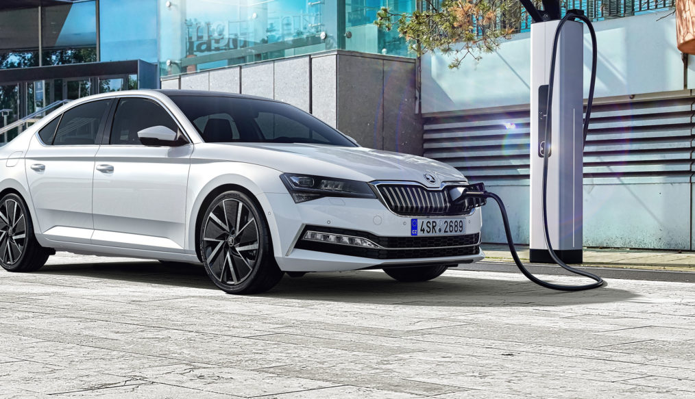 ŠKODA entra en la era electrificada con los Superb IV y el Citigoe IV