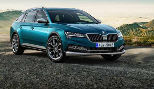 ŠKODA SUPERB SCOUT entrando a saco en el segmento