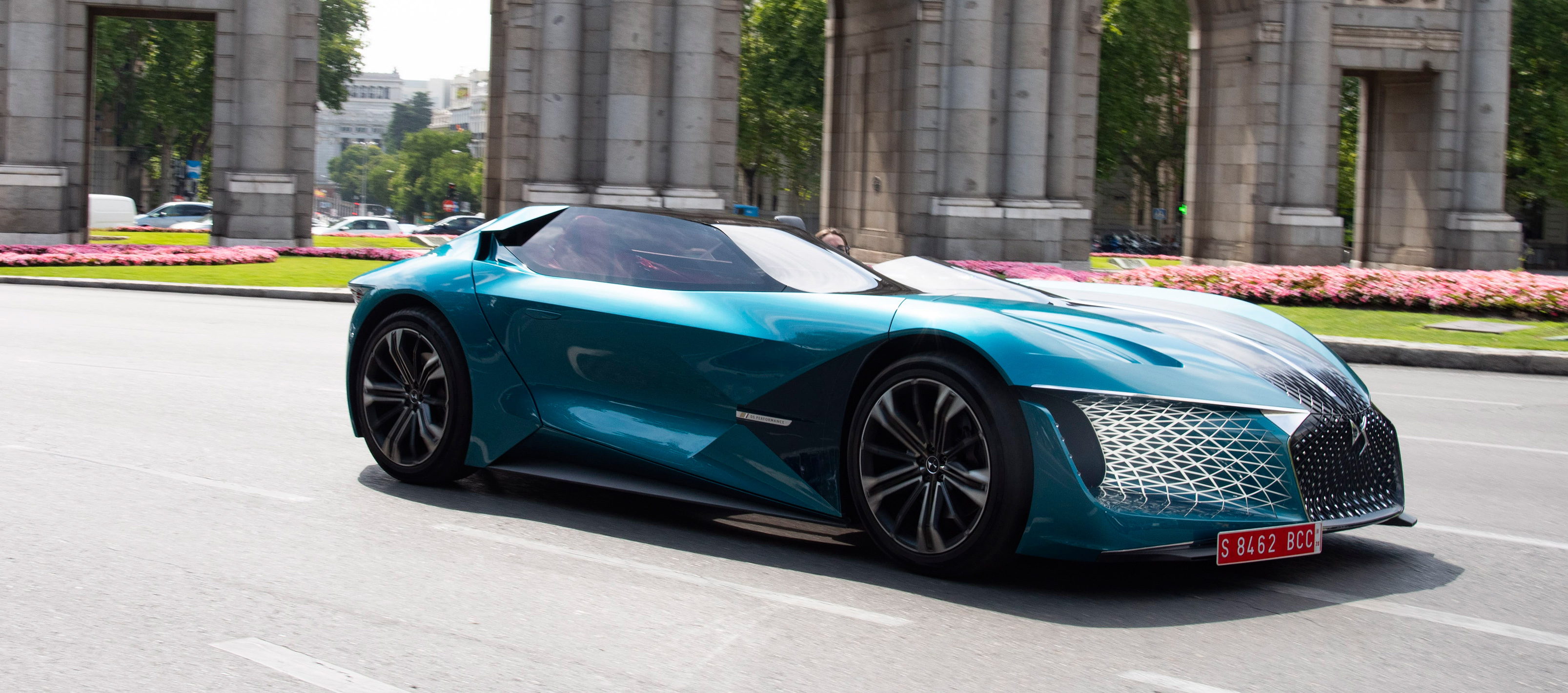 DS-X E-Tense circula por las calles de Madrid