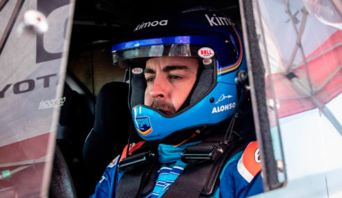 Alonso completa unos exigentes test en Namibia